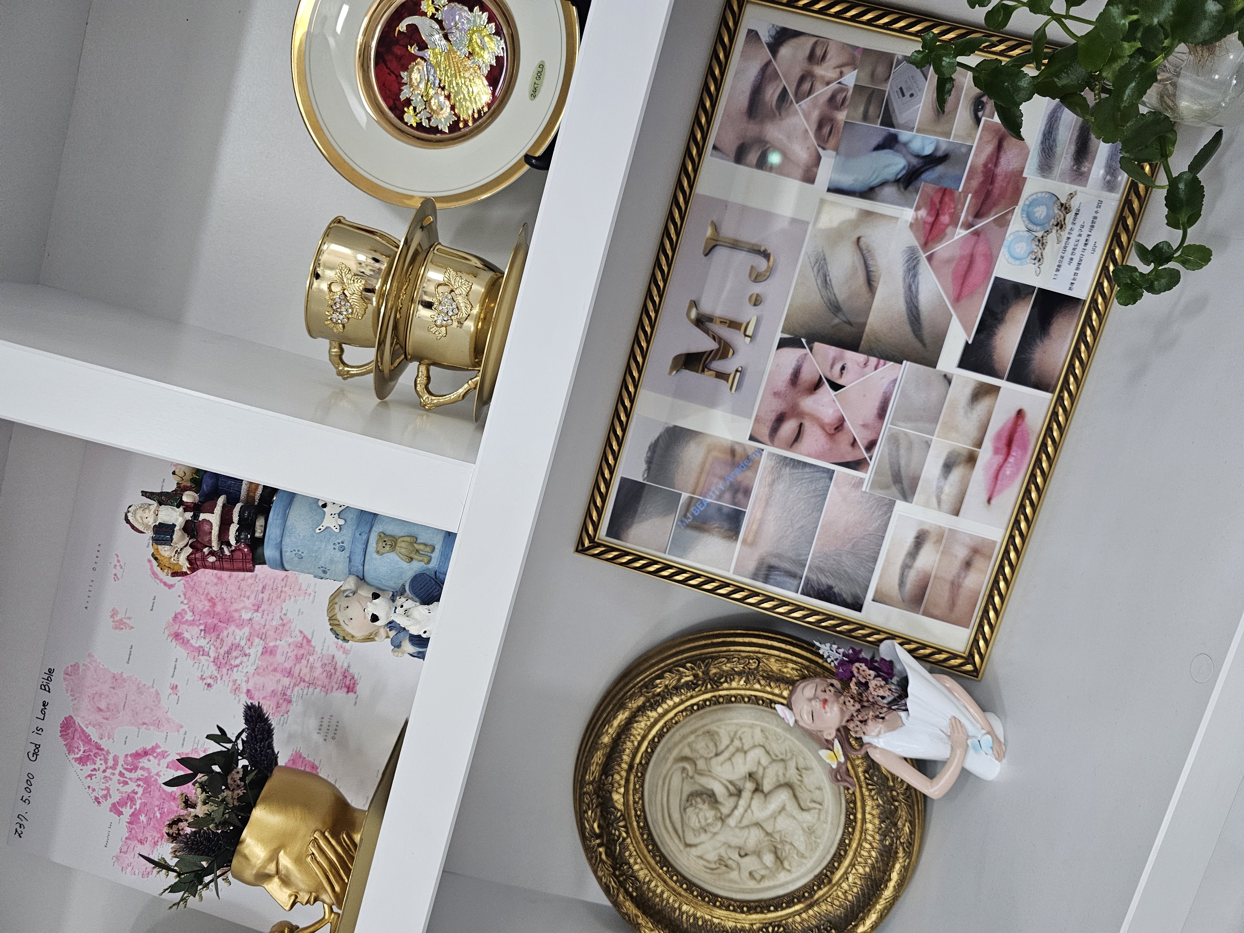Gallery item